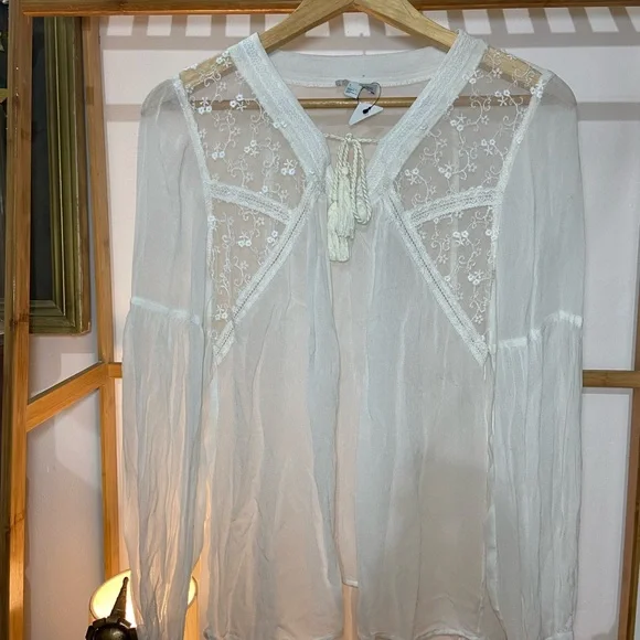 14th & Union Embroidered Tops. Size -S ( Fit S-M) - Picture 7 of 14